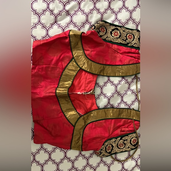 Indian Saree With Stitched Blouse - Picture 4 of 4